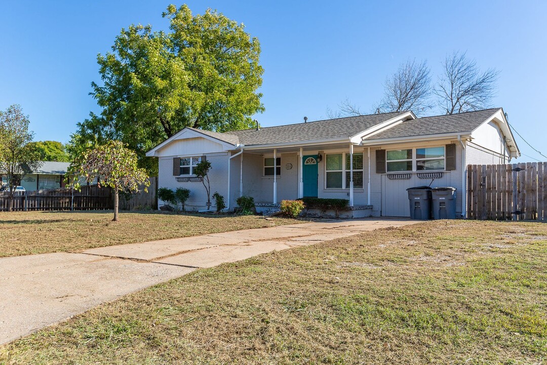 5802 NW Dearborn Ave in Lawton, OK - Building Photo