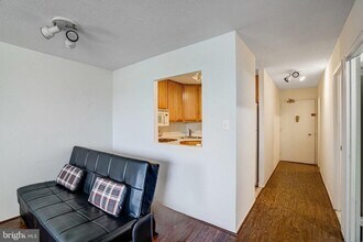 3501 S Glebe Rd in Arlington, VA - Building Photo - Building Photo