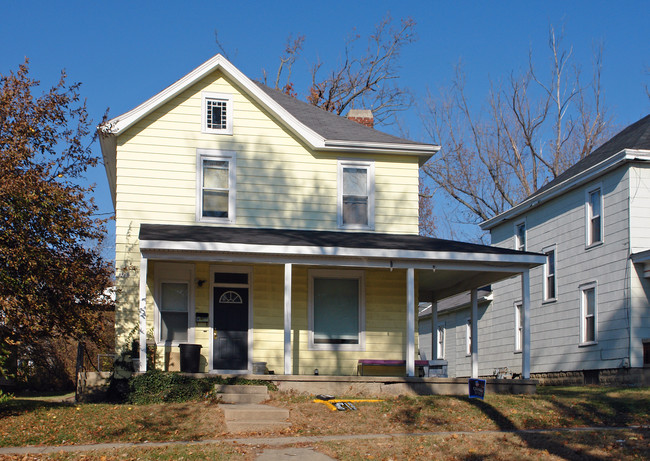 328 W Church St in Oxford, OH - Building Photo - Building Photo