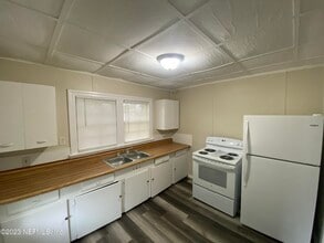 2317 Bertha St in Jacksonville, FL - Building Photo - Building Photo