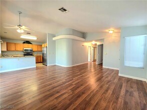 8206 James Grayson Dr in Las Vegas, NV - Building Photo - Building Photo