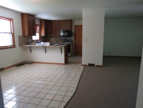 725 W 19th St in Cedar Falls, IA - Building Photo - Building Photo