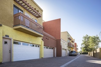 Townhomes on 28th St in Phoenix, AZ - Building Photo - Building Photo