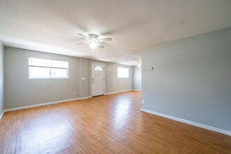 511 Elsmere St in Columbus, OH - Building Photo - Building Photo