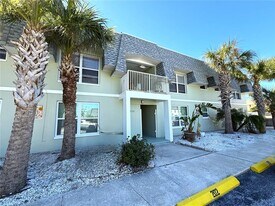 14120 Palm St in Madeira Beach, FL - Building Photo