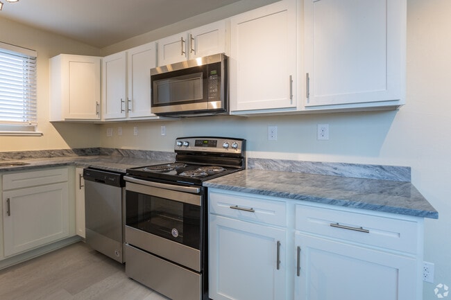Virginia Mae Apartment