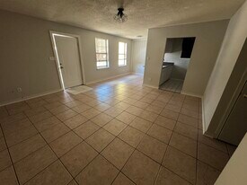 1863 Nekoma Ct, Unit A in Tallahassee, FL - Building Photo