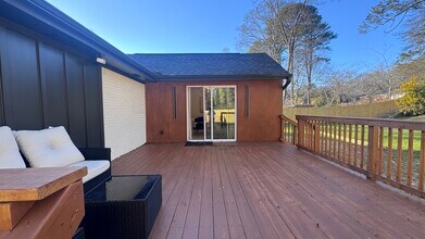 2054 Fargo Pl SE in Atlanta, GA - Foto de edificio - Building Photo