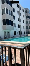 250 Sunny Isles Blvd, Unit 453 in Sunny Isles Beach, FL - Building Photo - Building Photo