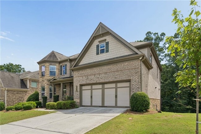 4470 Skylark Ln