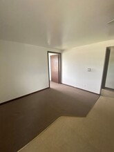 1627 Woodbine Dr-Unit -12 in Round Lake Beach, IL - Building Photo - Building Photo
