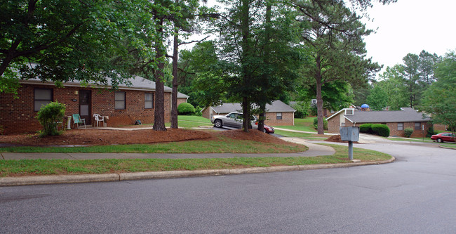 Kentwood Apartments in Raleigh, NC - Building Photo - Building Photo