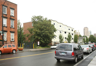 Seasons of Hartford in Hartford, CT - Building Photo - Building Photo