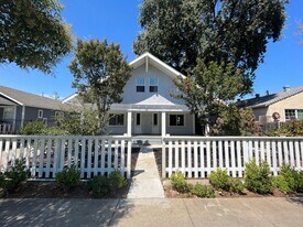 127 Arden Wy in Sacramento, CA - Building Photo