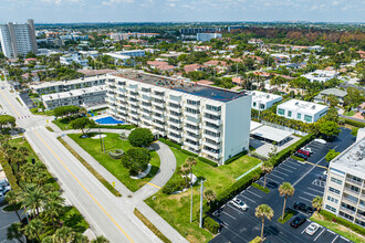 Boca Reefs Condominiums in Boca Raton, FL - Building Photo - Building Photo