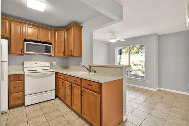 10475 Carrollbrook Cir-Unit -119 in Tampa, FL - Foto de edificio - Building Photo