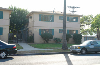 634 Glenwood Rd in Glendale, CA - Building Photo - Building Photo