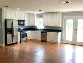 802 S Texas St in Deridder, LA - Foto de edificio - Building Photo