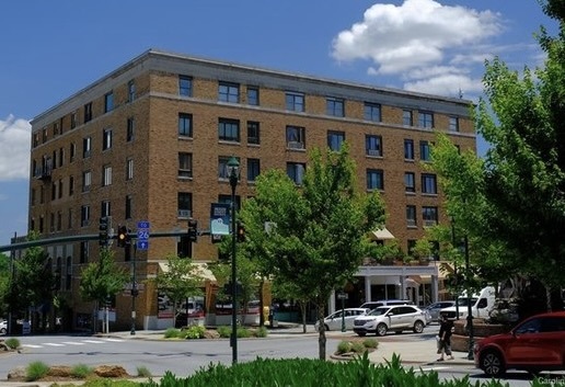 538 N Main St in Hendersonville, NC - Building Photo