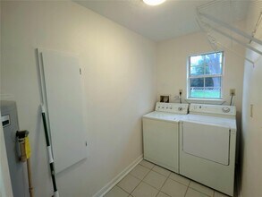 418 Texas St in Tomball, TX - Building Photo - Building Photo