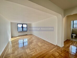 700 Fort Washington Ave, Unit 5J in New York, NY - Building Photo - Building Photo