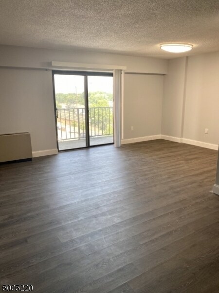 10 N Wood Ave-Unit -600 in Linden, NJ - Building Photo - Building Photo