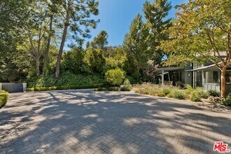 11911 Ashdale Ln in Los Angeles, CA - Building Photo - Building Photo