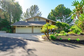 10961 Limetree Dr in North Tustin, CA - Building Photo - Building Photo