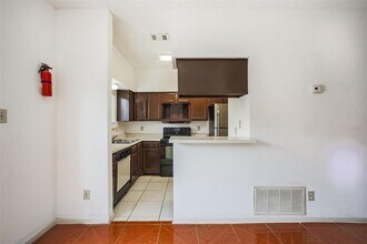 12500 Brookglade Cir in Houston, TX - Building Photo - Building Photo