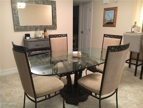 4300 Belair Ln in Naples, FL - Foto de edificio - Building Photo