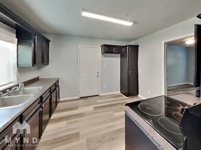 1735 Arlington Dr in Corpus Christi, TX - Building Photo - Building Photo