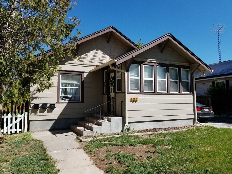 1212 E 19th St in Cheyenne, WY - Building Photo