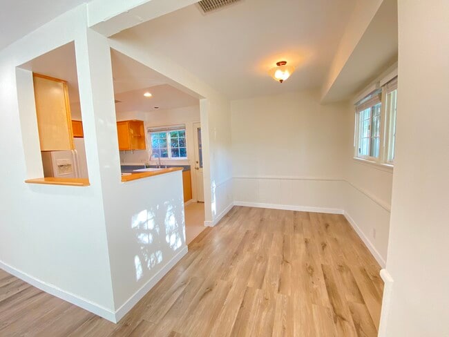 5460 Kester Ave, Unit 5460 in Sherman Oaks, CA - Foto de edificio - Building Photo