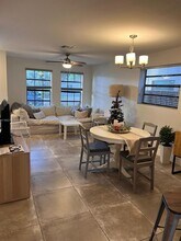 2565 NE 182nd St in North Miami Beach, FL - Building Photo - Building Photo