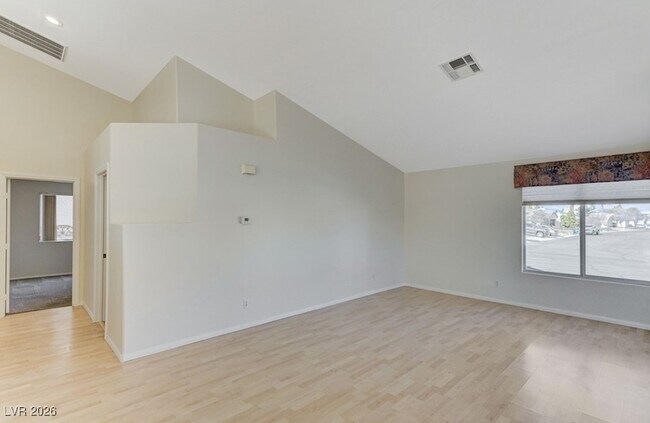 7633 W Falcon Wing Ave in Las Vegas, NV - Building Photo - Building Photo