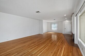 6210 Mesita Dr in San Diego, CA - Building Photo - Building Photo