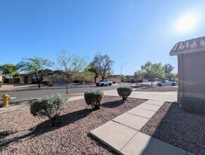 3008 W Running Deer Trl in Phoenix, AZ - Building Photo - Building Photo