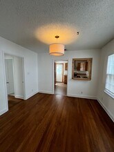3300 Lafayette Ave-Unit -6d36e270-f961-11eb-9967-0607dd3ec290 in Austin, TX - Building Photo - Building Photo