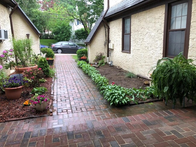 43-20 Hamilton Pl in Queens, NY - Building Photo - Building Photo