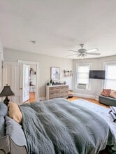 881 E 4th St, Unit 3 in Boston, MA - Foto de edificio - Building Photo