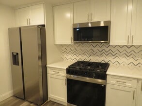 84 Corabelle Ave, Unit 2nd Floor in Lodi, NJ - Building Photo - Building Photo