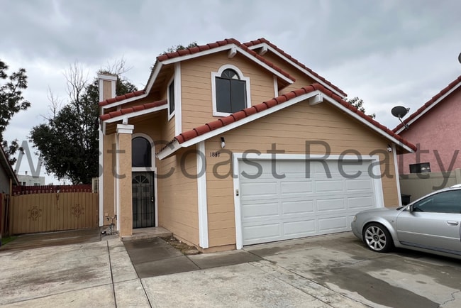 1847 S Raintree Pl