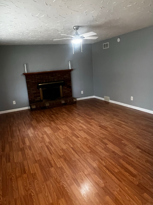 3555 McCartney Rd in Youngstown, OH - Foto de edificio - Building Photo