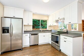 2535 Jones Ave NE in Renton, WA - Building Photo - Building Photo