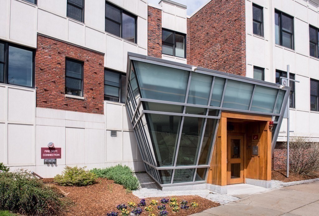 96 Chestnut Hill Ave in Boston, MA - Foto de edificio