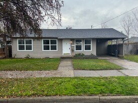 937 Winchester Ave in Medford, OR - Building Photo