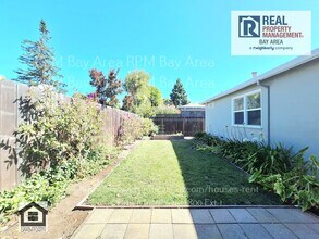 941-943 Fifteenth Ave in Redwood City, CA - Building Photo - Building Photo