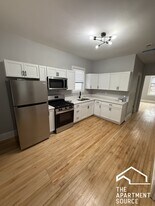 3714 W Cortland St, Unit 2 in Chicago, IL - Building Photo