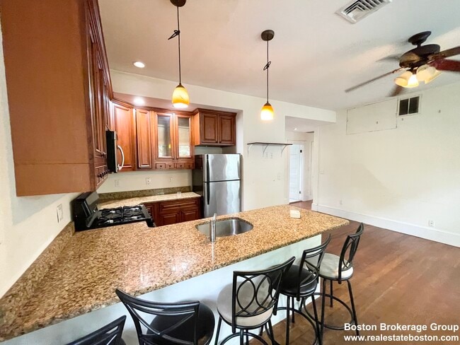 112 Hillside St in Boston, MA - Building Photo - Building Photo