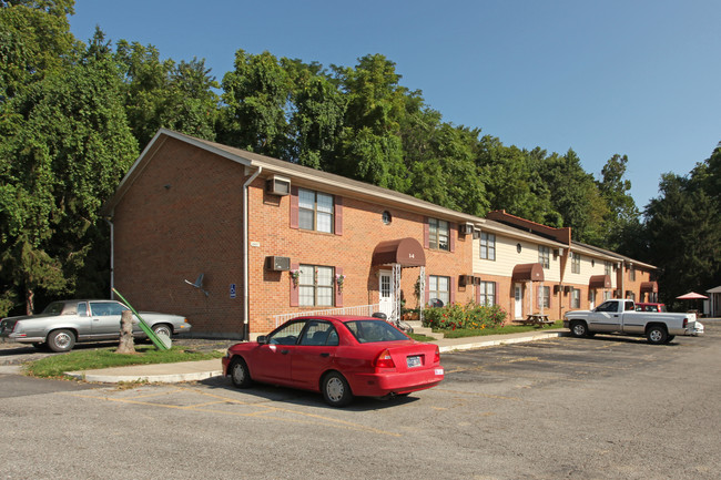 Spring Manor Apartments in New Albany, IN - Building Photo - Building Photo